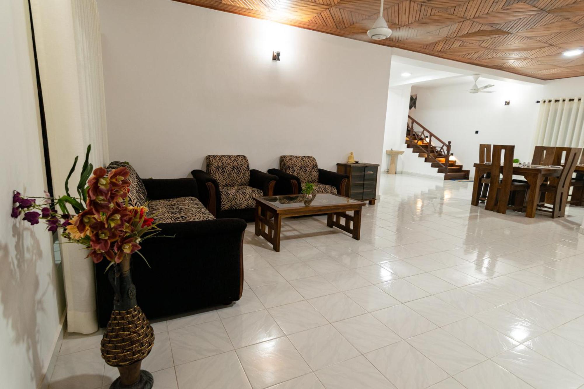 Omega Villa 高尔 外观 照片